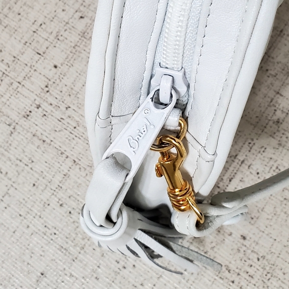 Vintage Brio! Fan Shape White Leather Convertible Bag, Fringe Tassle, EUC - Picture 8 of 15